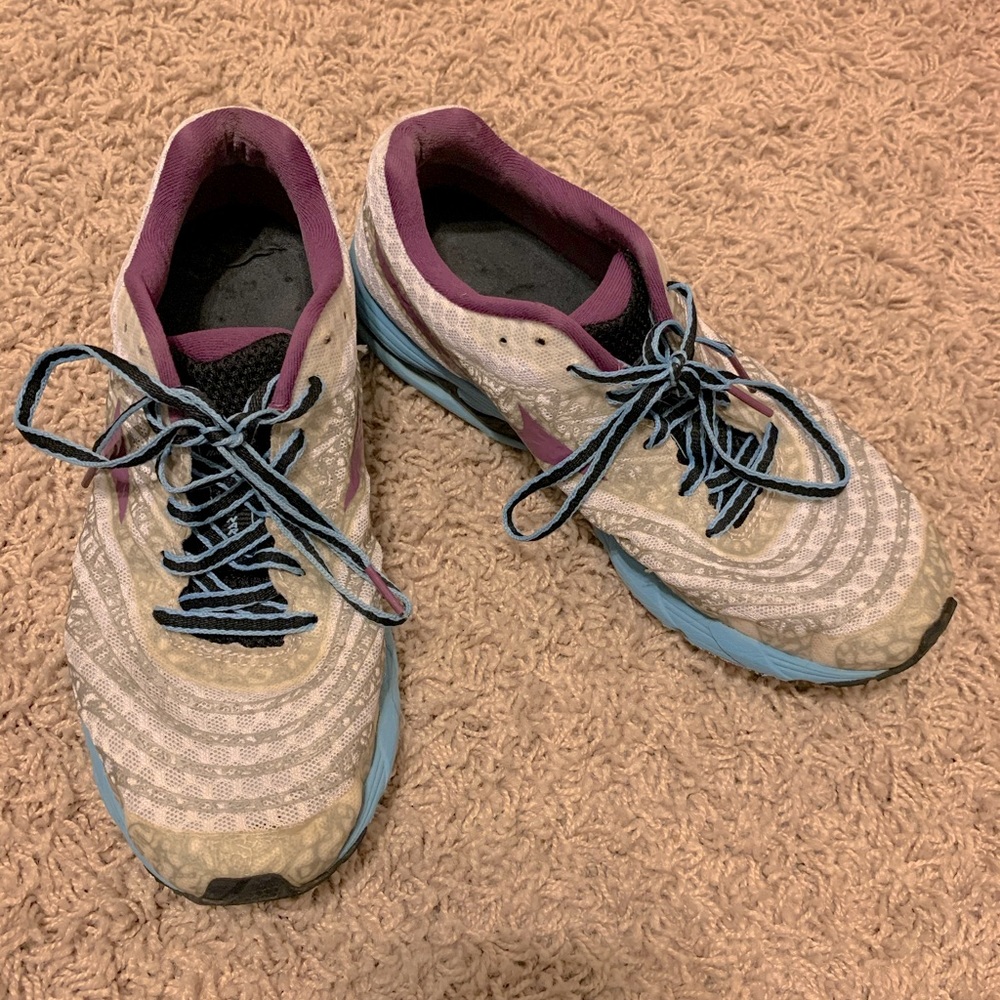 Mizuno running shoes